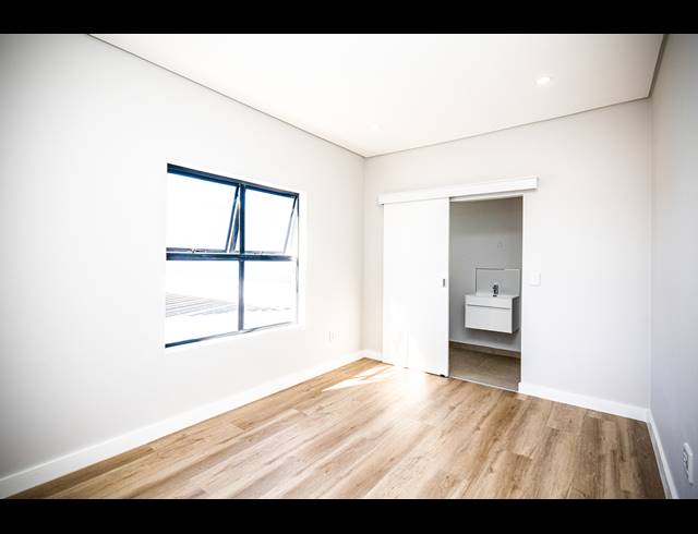 4 BEDROOM FREEHOLD FOR SALE IN SANDOWN